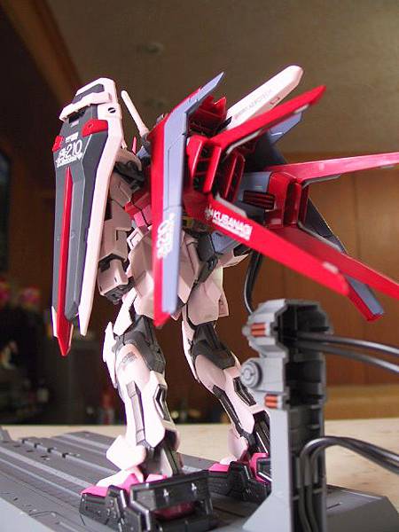 MG  Strike Rouge