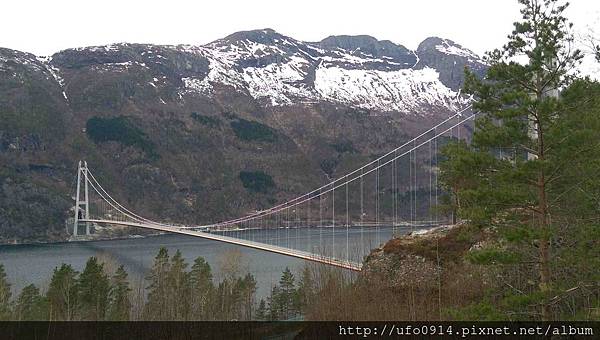 哈丹格峽灣大橋