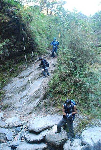 20121021畢祿山縱走羊頭山DSC_0024.jpg