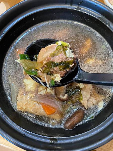 [食記] 前鎮 初米黃燜雞飯 一鍋兩吃的特色美食