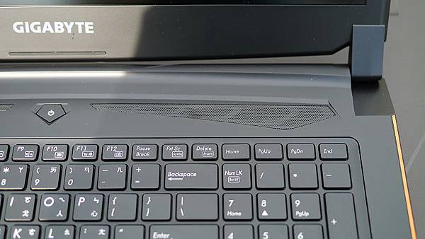 GIGABYTE P57X v7 開箱分享