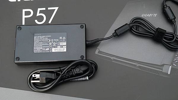 GIGABYTE P57X v7 開箱分享