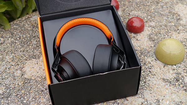 Cougar Phontum舒適兼具外型又不會太貴的電競耳機 3c熊的部落 痞客邦 Cougar Phontum舒適兼具外型又不會太貴的電競耳機 3c熊的部落 痞客邦