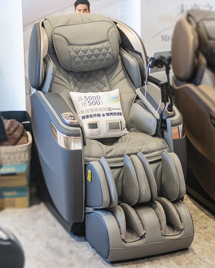 按摩椅推薦OGAWA智能按摩椅開箱x按摩椅評比,頂級效能實 按摩椅推薦OGAWA智能按摩椅開箱x按摩椅評比,頂級效能實