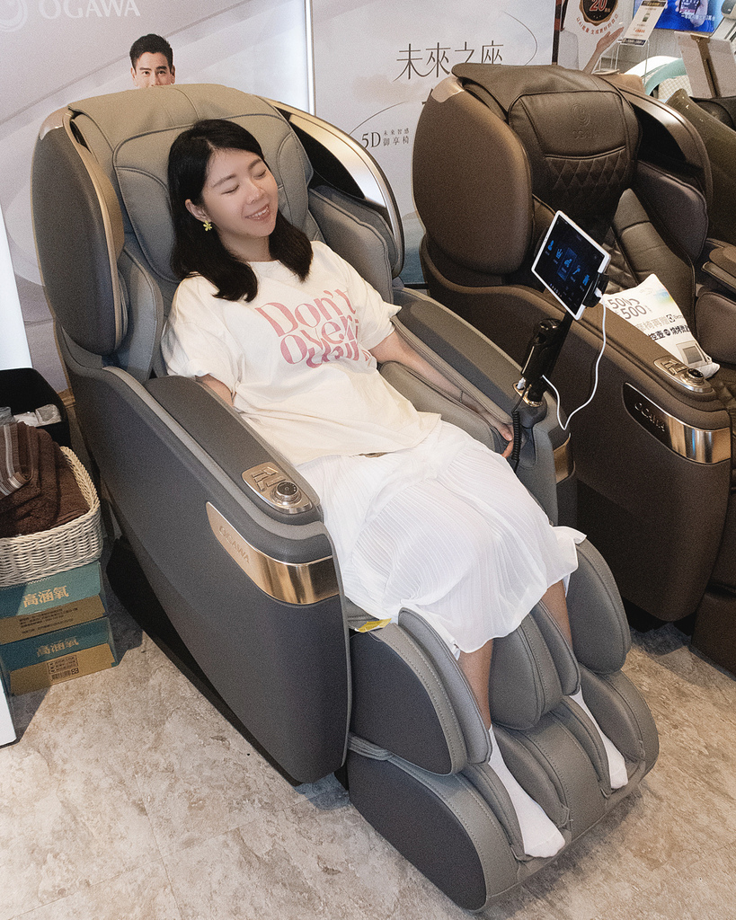 按摩椅推薦OGAWA智能按摩椅開箱x按摩椅評比,頂級效能實 按摩椅推薦OGAWA智能按摩椅開箱x按摩椅評比,頂級效能實