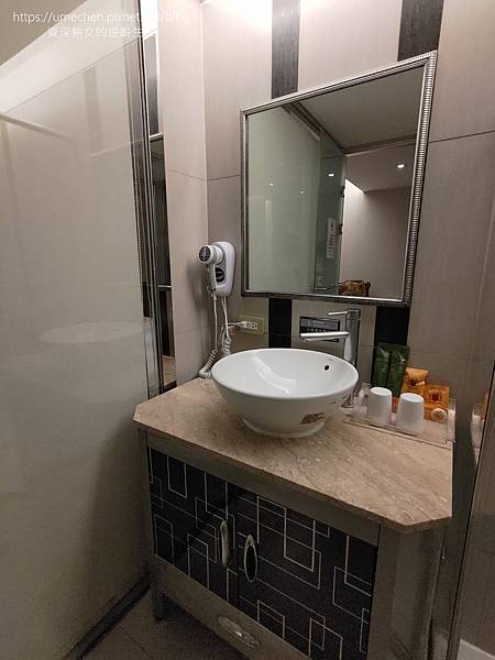 【高雄市區住宿】京賞國際飯店:三民區平價商旅,免費宵夜、卡拉