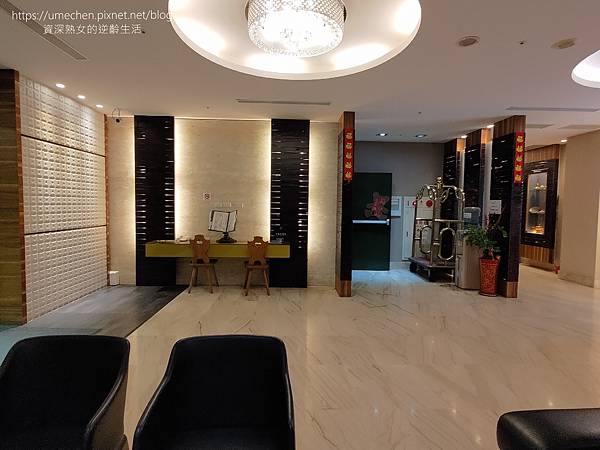 【高雄市區住宿】京賞國際飯店:三民區平價商旅,免費宵夜、卡拉