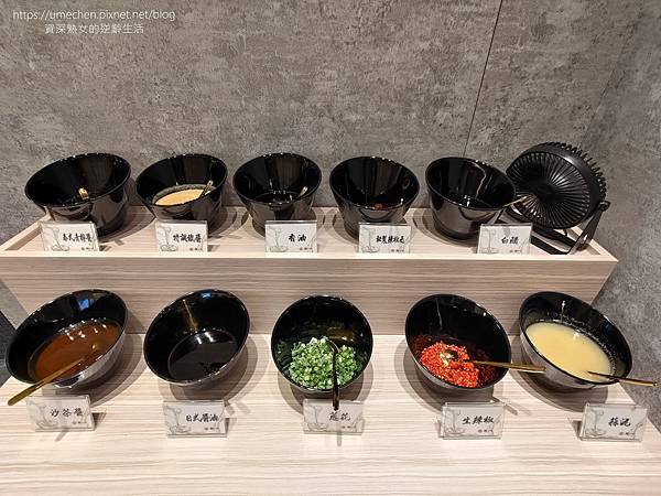 【新竹竹北】鐵了心火鍋-竹北成功店:清水模文青打卡牆,雙人瀑 【新竹竹北】鐵了心火鍋-竹北成功店:清水模文青打卡牆,雙人瀑