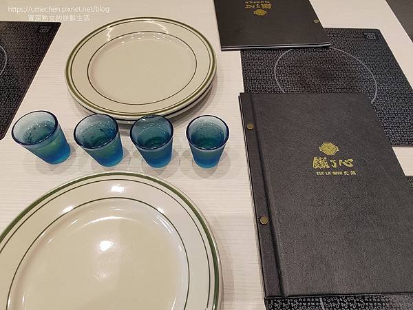 【新竹竹北】鐵了心火鍋-竹北成功店:清水模文青打卡牆,雙人瀑 【新竹竹北】鐵了心火鍋-竹北成功店:清水模文青打卡牆,雙人瀑