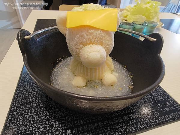 【新竹竹北】鐵了心火鍋-竹北成功店:清水模文青打卡牆,雙人瀑 【新竹竹北】鐵了心火鍋-竹北成功店:清水模文青打卡牆,雙人瀑