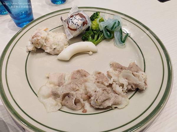 【新竹竹北】鐵了心火鍋-竹北成功店:清水模文青打卡牆,雙人瀑 【新竹竹北】鐵了心火鍋-竹北成功店:清水模文青打卡牆,雙人瀑