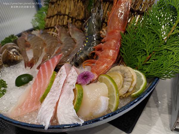 【新竹竹北】鐵了心火鍋-竹北成功店:清水模文青打卡牆,雙人瀑 【新竹竹北】鐵了心火鍋-竹北成功店:清水模文青打卡牆,雙人瀑