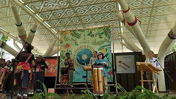 【台東成功】阿美族民俗中心:戶外表演廣場,直接面對太平洋;A