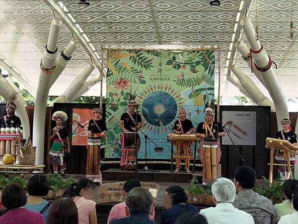 【台東成功】阿美族民俗中心:戶外表演廣場,直接面對太平洋;A