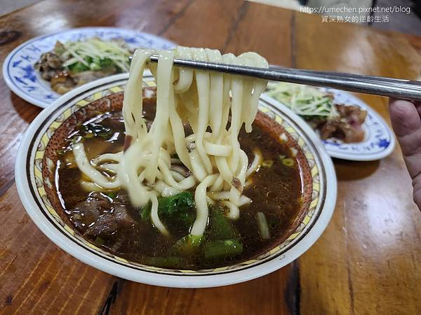 【南投集集】八張牛肉麵：營運超過30年，人氣家常風味牛肉麵｜