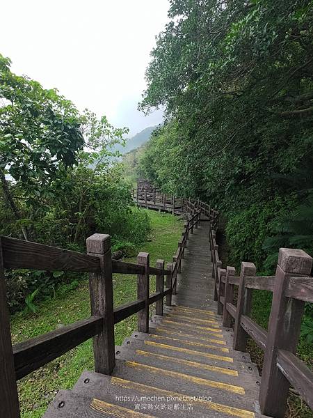 【花蓮豐濱】石門洞：超逼真MARCH車車麻糬洞、愛心海蝕洞&