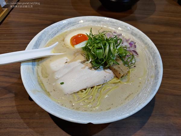 【台北西門町美食】吉天元拉麵:台灣拉麵愛好會連年票選名店,濃 【台北西門町美食】吉天元拉麵:台灣拉麵愛好會連年票選名店,濃