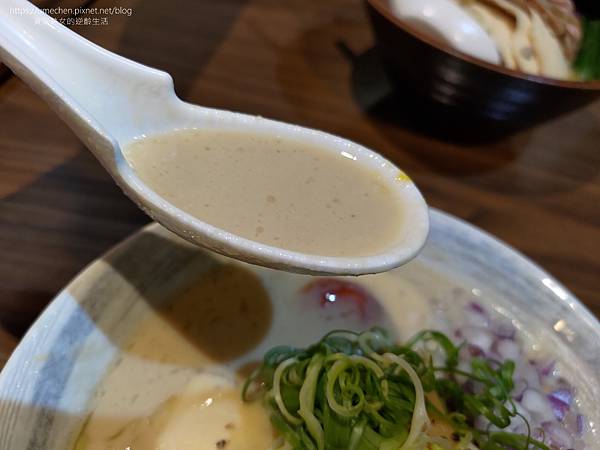 【台北西門町美食】吉天元拉麵:台灣拉麵愛好會連年票選名店,濃 【台北西門町美食】吉天元拉麵:台灣拉麵愛好會連年票選名店,濃