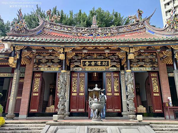 【台北中山區】劍潭古寺:台北最古老寺廟,距劍南捷運站約百米,