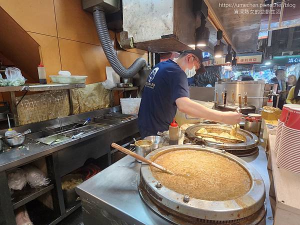 【台北寧夏夜市】里長伯臭豆腐：經典、創新口味臭豆腐，第三代老