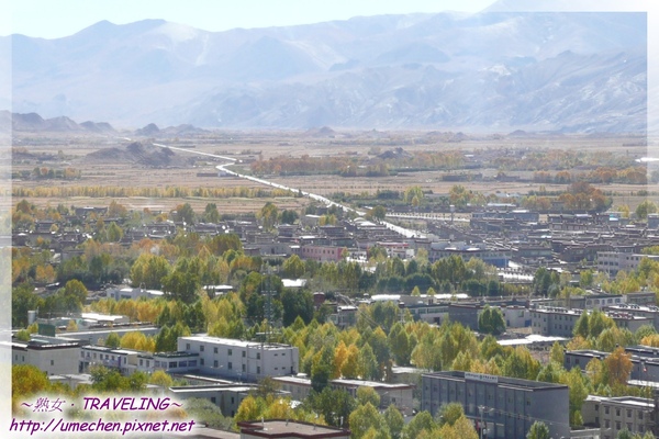 宗山遺址-半山腰停車處-俯視江孜市景.jpg