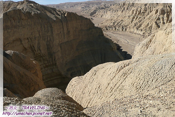 古格-登高-球球狀的土體與峽谷地型.jpg