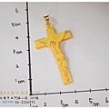 【黃金訂做 #耶穌人像十字架墜飾】  客人想把有意義的十字架擺件做成墜飾 隨身攜帶，訂製小編盡量一比一的比例去製作~ 希望客人們能感受到金滿億的用心喔  💎------