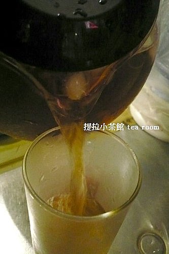 20110811清澈冰紅茶密技「2度篩泡法」 (14)