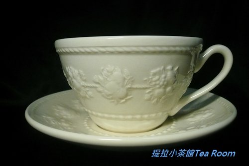 20120412【茶具】Wedgwood_FESTIVITY IVORY浮雕茶杯杯盤組  (6)