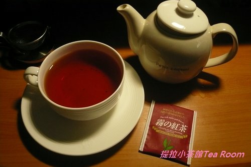 20120213【茶具】嗚「壺」哀哉，我的米色小圓壺的壺蓋~  (1)