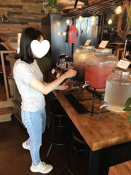 [新竹美食] 克蔓莉珈琲館 - 飲料喝到飽必吃英式大早餐、班