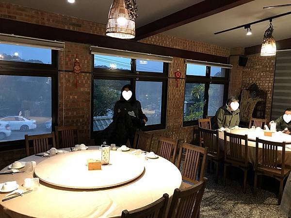 [新竹美食] 草根廚房- 必吃招牌烤鴨 古色古香磚房人氣餐廳