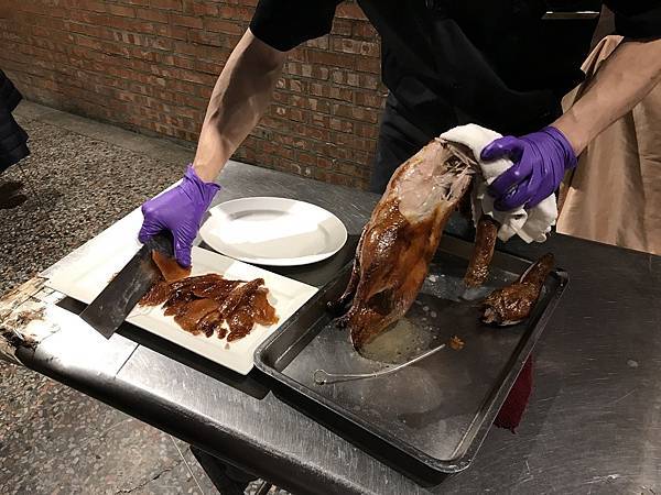 [新竹美食] 草根廚房- 必吃招牌烤鴨 古色古香磚房人氣餐廳