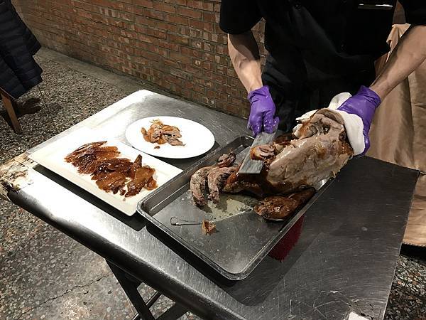 [新竹美食] 草根廚房- 必吃招牌烤鴨 古色古香磚房人氣餐廳