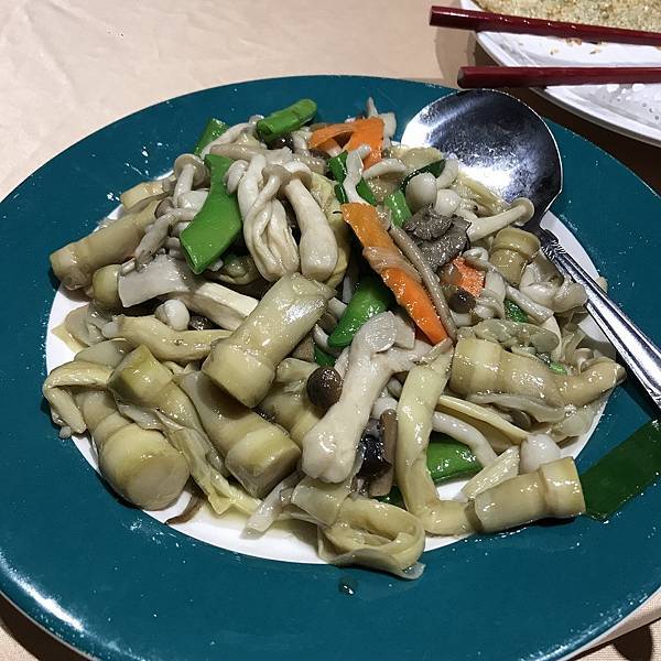 [新竹美食] 草根廚房- 必吃招牌烤鴨 古色古香磚房人氣餐廳