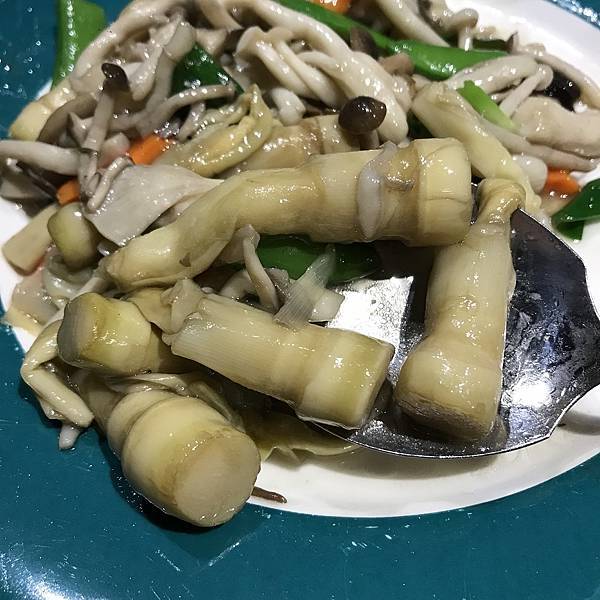 [新竹美食] 草根廚房- 必吃招牌烤鴨 古色古香磚房人氣餐廳