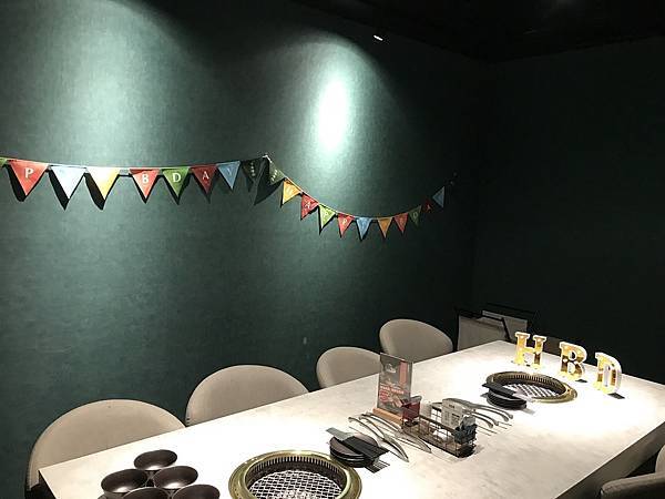 [新竹美食] 森森燒肉清大店- 豐富甜點自助吧慶生優惠多 聚