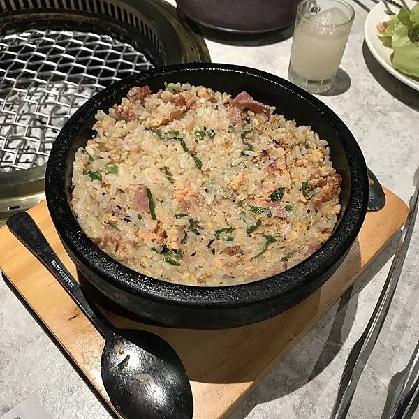 [新竹美食] 森森燒肉清大店- 豐富甜點自助吧慶生優惠多 聚