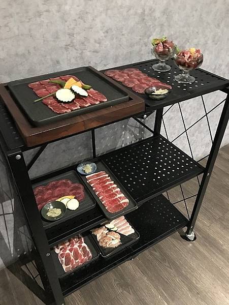 [新竹美食] 森森燒肉清大店- 豐富甜點自助吧慶生優惠多 聚