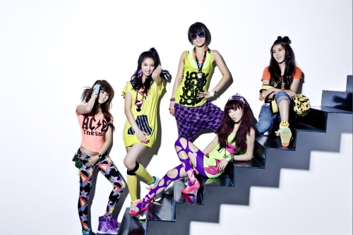 4MINUTE(由左而右嘉允 智賢 祉潤  泫我 昭賢).jpg