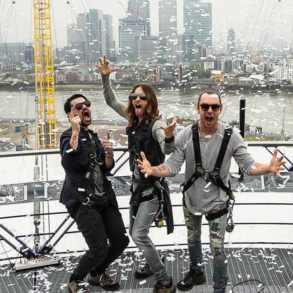 mars on O2 roof.jpg mars on O2 roof.jpg