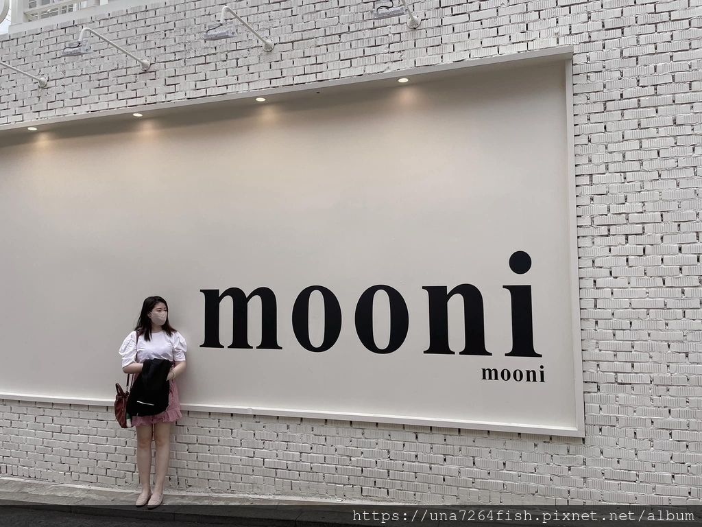 mooni 53.jpg