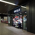 出了車站看到uniqlo