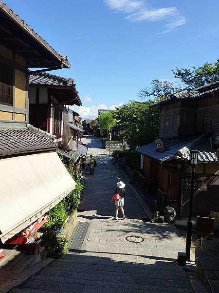 三年坂~與下面的二年坂都是最有京都味的散步購物區