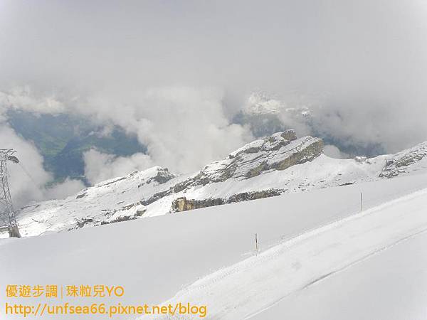 image073_YoYoTempo_瑞士TITLIS鐵力士山纜車賞雪趣.jpg