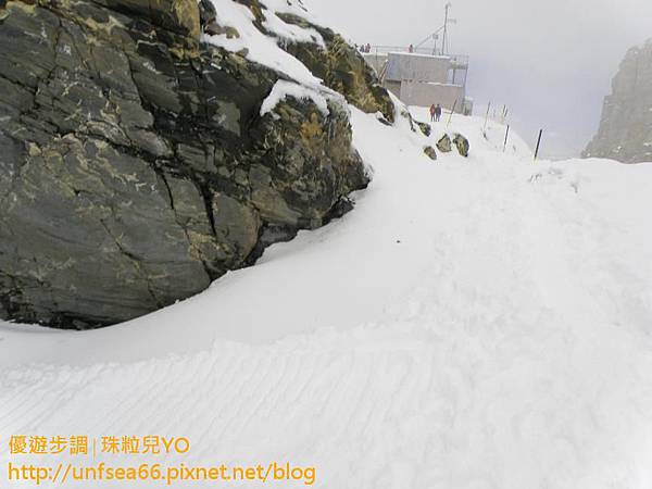 image095_YoYoTempo_瑞士TITLIS鐵力士山纜車賞雪趣.jpg