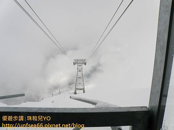 image189_YoYoTempo_瑞士TITLIS鐵力士山纜車賞雪趣.jpg