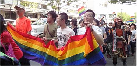 大阪成為日本第一個允許同性伴侶領養孩子的城市.jpg