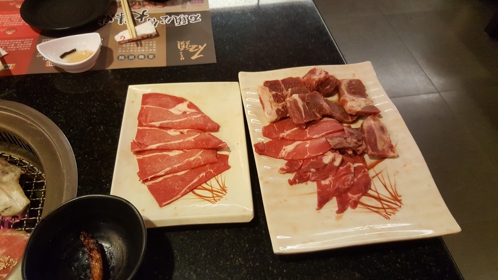 20161105_181929.jpg - 1051105石頭燒肉聚餐