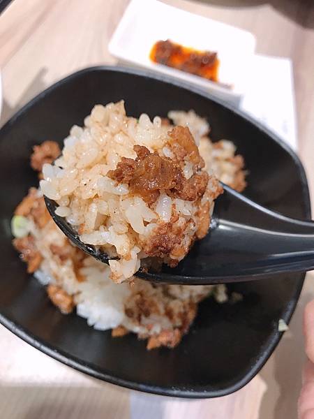 【台中美食】漢口路美食再添一家！扁食湯配肉燥飯超滿足 － 花蓮一品香手作扁食專門店（台中漢口店）